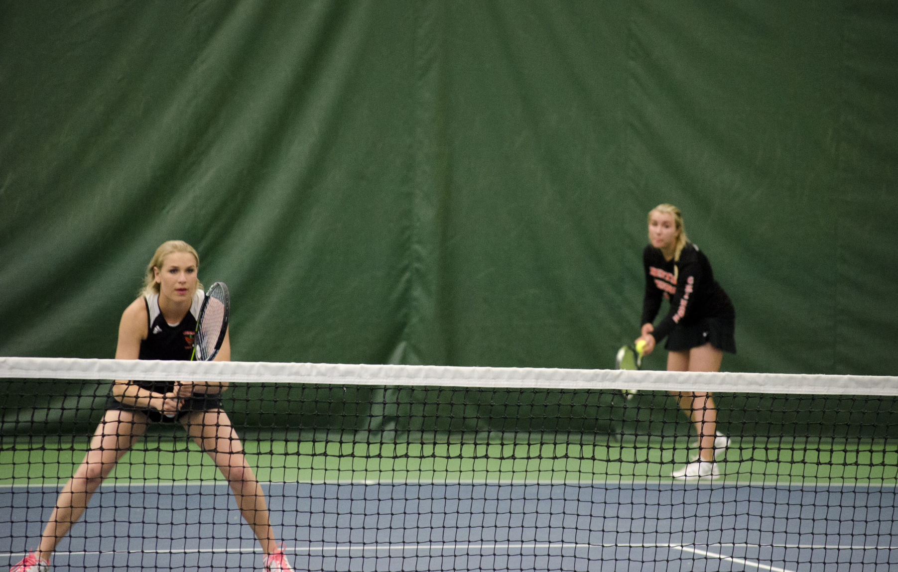 Chinook's Sierra Swank and Megan Pruttis